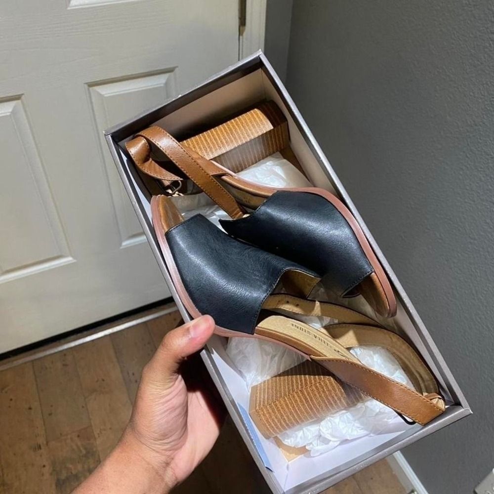 Sheila black + tan leather block heel sandals Size US 9